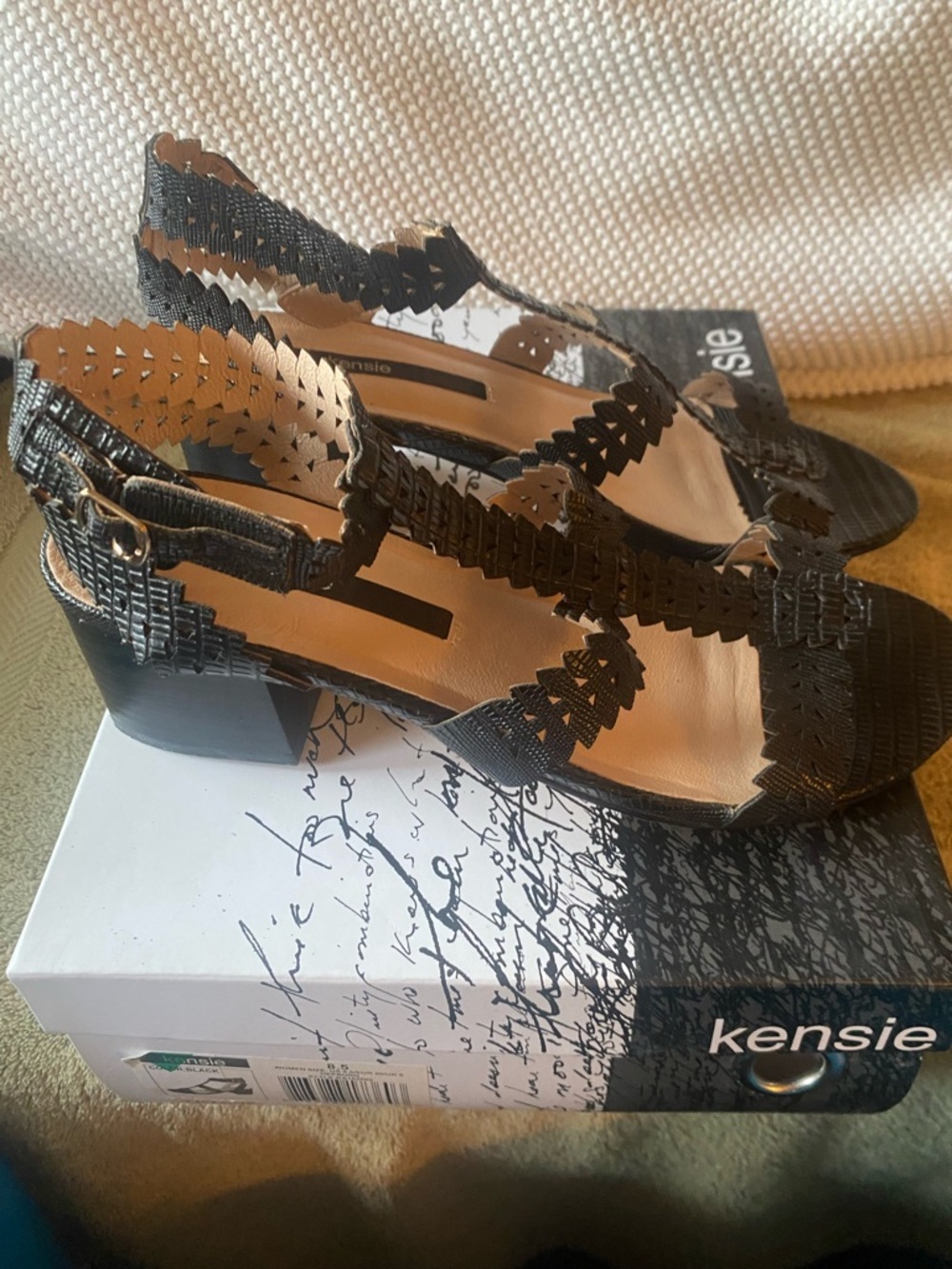Kensie Hepburn T-Strap Ankle strap block heel Sandals textured vegan leather. - Picture 5 of 9